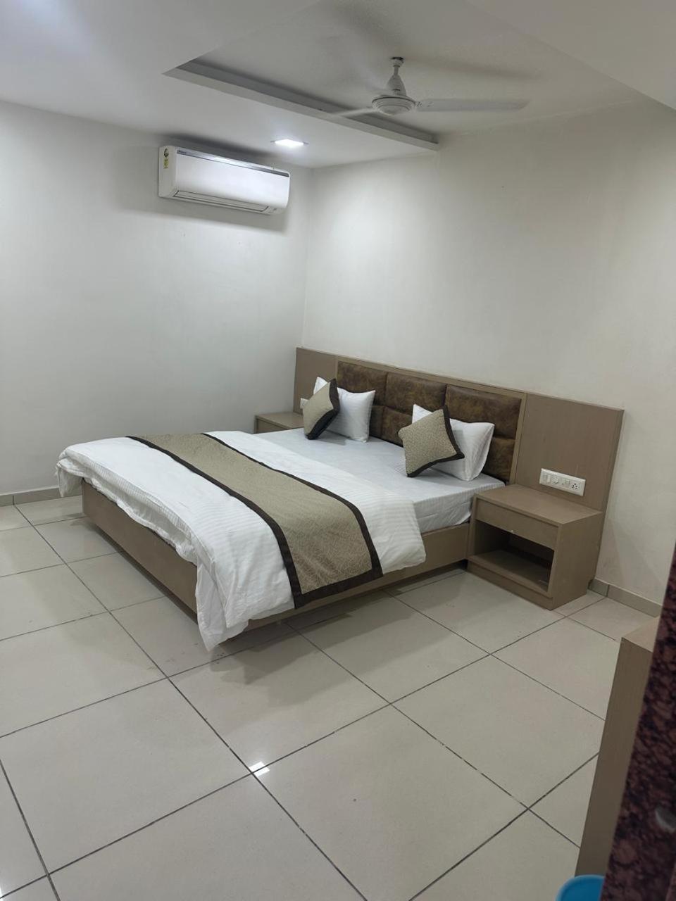 Hotel Nest View Ahmedabad Eksteriør bilde