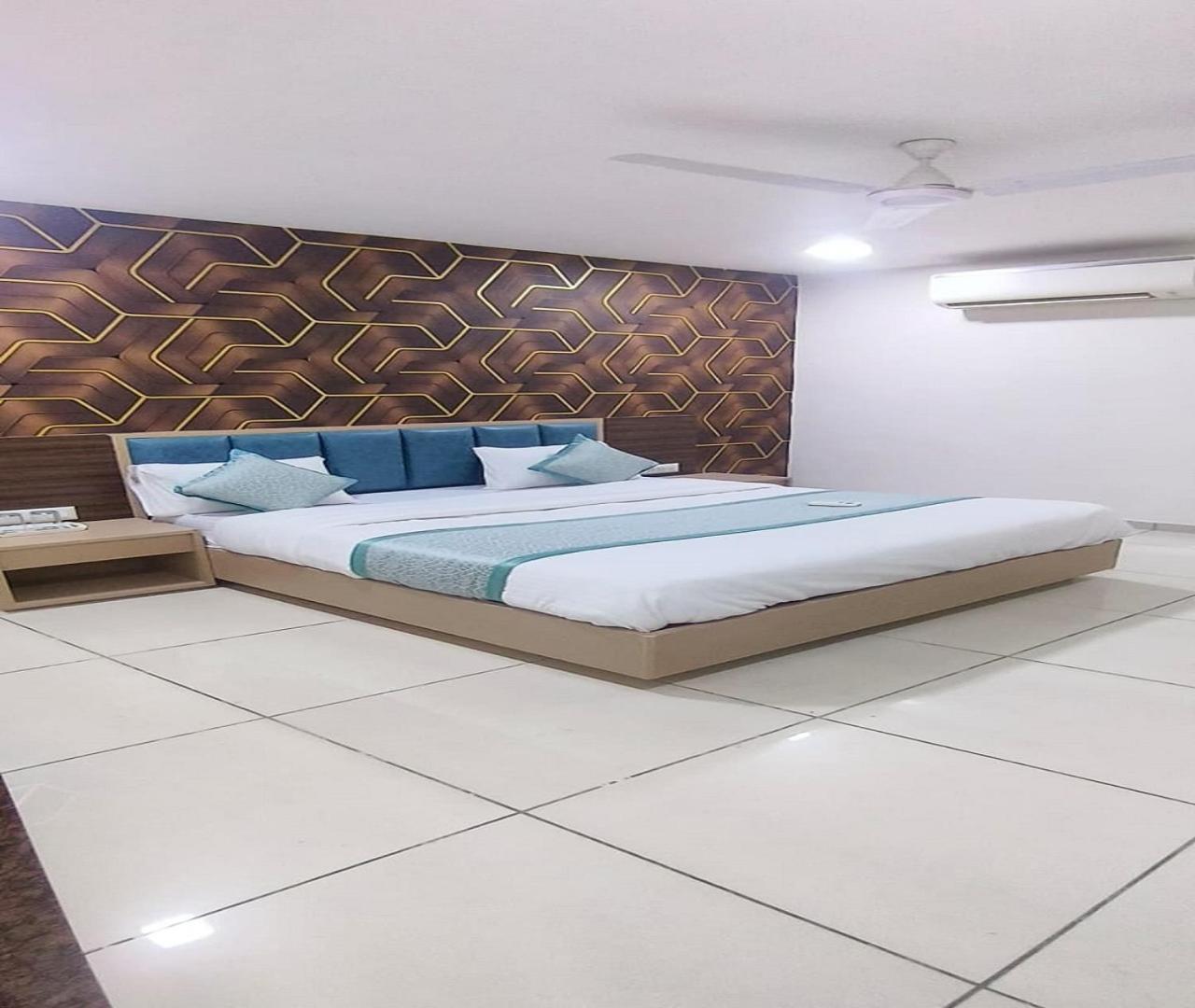 Hotel Nest View Ahmedabad Eksteriør bilde