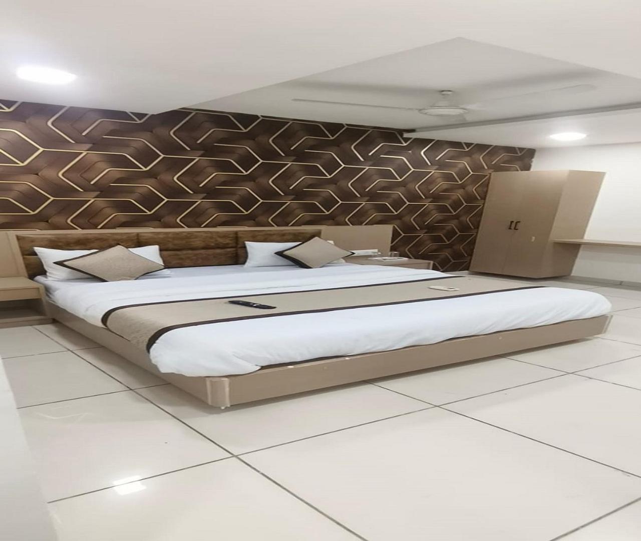 Hotel Nest View Ahmedabad Eksteriør bilde