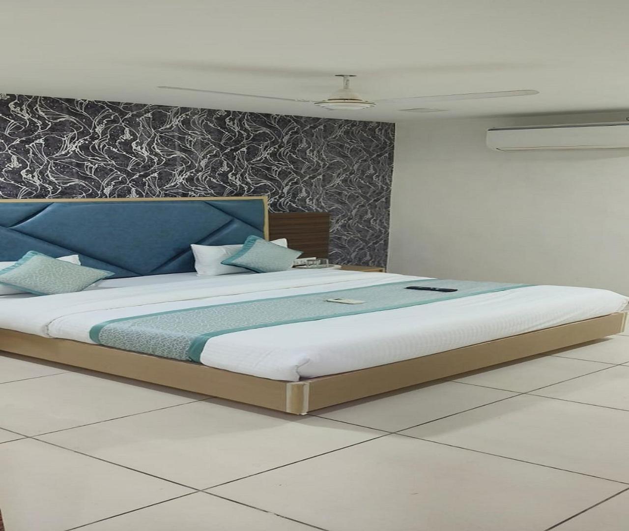Hotel Nest View Ahmedabad Eksteriør bilde