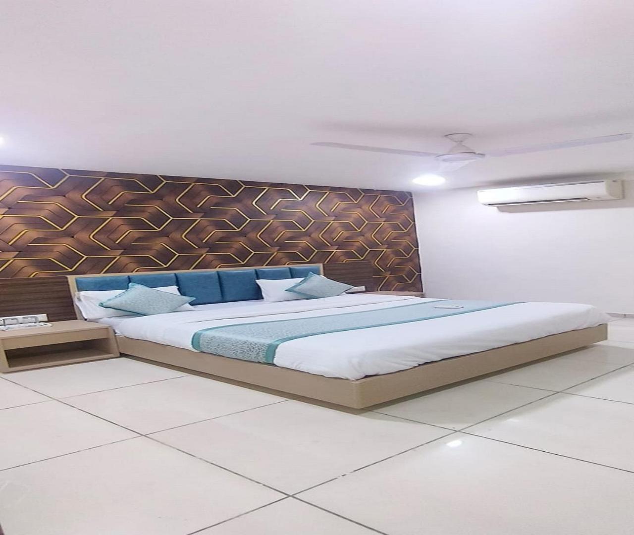 Hotel Nest View Ahmedabad Eksteriør bilde